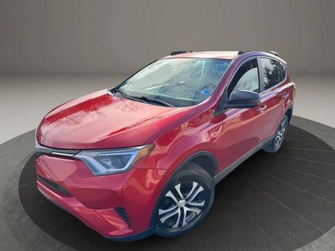 Used 2017 Toyota RAV4 LE image 4