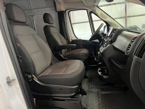 Used 2023 RAM ProMaster 2500 FWD image 12