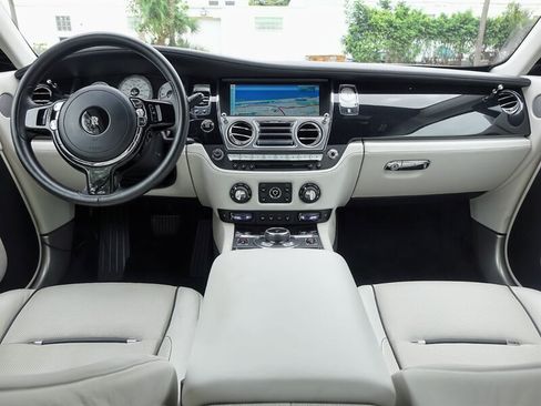 Used 2016 Rolls-Royce Wraith RWD image 16