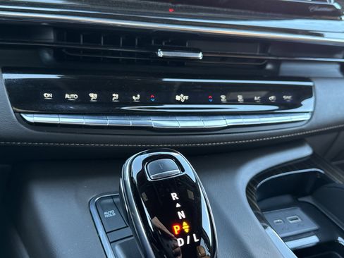 Used 2021 Cadillac Escalade Premium Luxury image 10