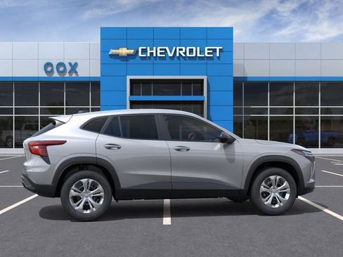 New 2026 Chevrolet Trax LS FWD image 5