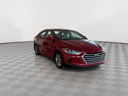 Used 2017 Hyundai Elantra SE image 2