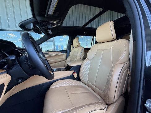 Used 2022 Jeep Grand Cherokee L Summit image 15