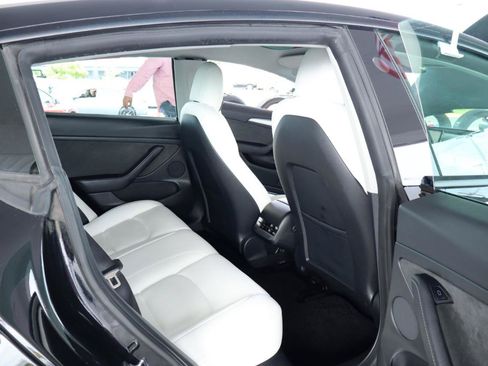 Used 2022 Tesla Model 3 RWD image 32