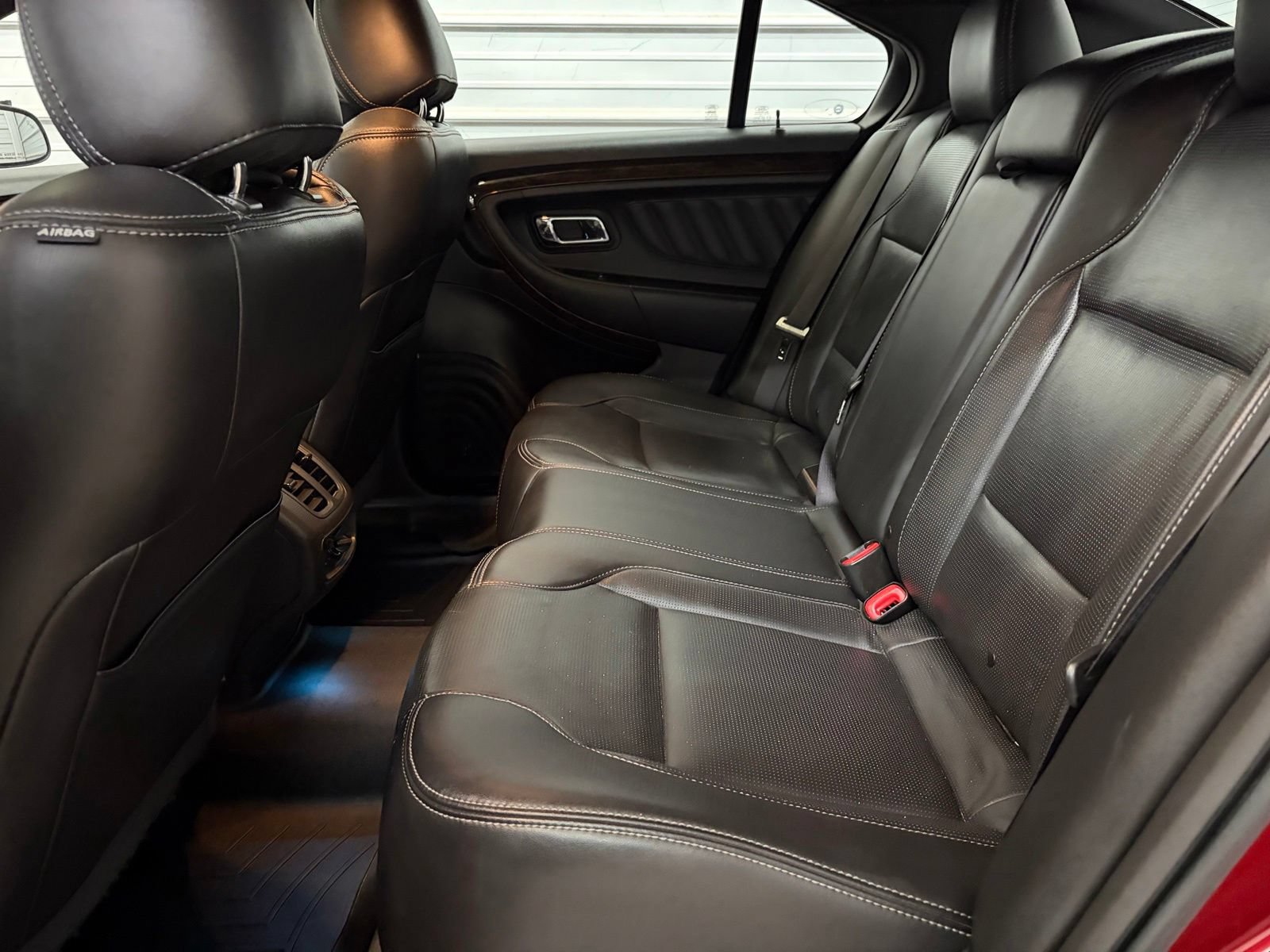 Used 2013 Ford Taurus Limited FWD image 21