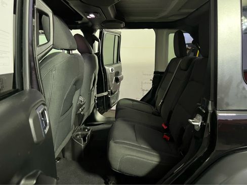 Used 2018 Jeep Wrangler Unlimited Sport S AWD/4WD image 23