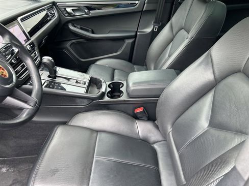 Used 2023 Porsche Macan AWD/4WD image 10