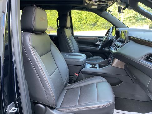 Used 2023 Chevrolet Suburban High Country w/ Premium Package RWD image 37
