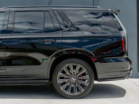 Used 2025 Cadillac Escalade V AWD/4WD image 21