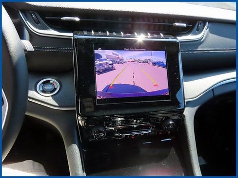 New 2025 Jeep Grand Cherokee L Altitude image 19