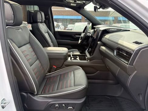 Used 2026 GMC Yukon AT4 Ultimate w/ LPO, Floor Liner Package AWD/4WD image 25