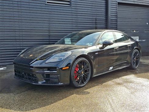 New 2026 Porsche Panamera GTS image 1