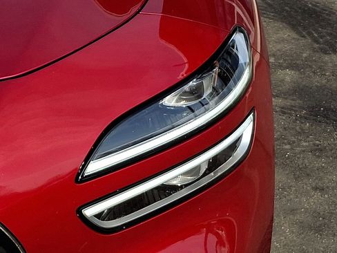 Used 2023 Genesis G70 3.3T w/ Sport Advanced Package image 9