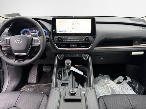 New 2026 Toyota Grand Highlander Platinum image 16