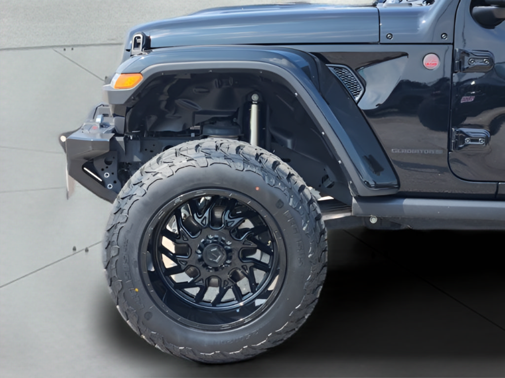 Used 2025 Jeep Gladiator Rubicon AWD/4WD image 9