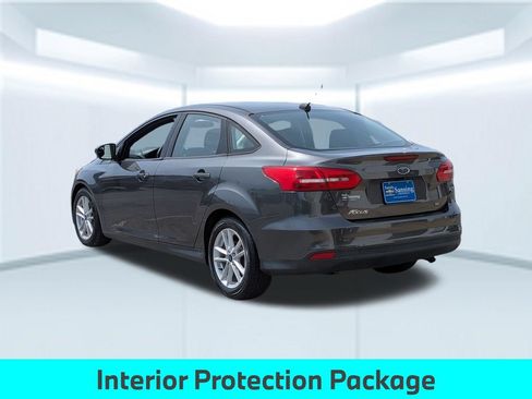 Used 2018 Ford Focus SE FWD image 4