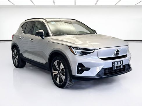Used 2023 Volvo XC40 Recharge Plus w/ Protection Package Premier image 3