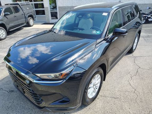 Used 2024 Toyota Grand Highlander AWD image 11