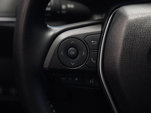 Used 2024 Toyota Venza LE image 18