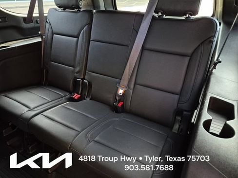 Used 2023 Chevrolet Suburban Z71 w/ Luxury Package AWD/4WD image 28