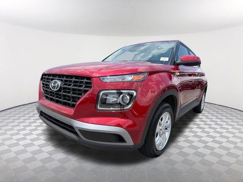 Used 2025 Hyundai Venue SE FWD image 1