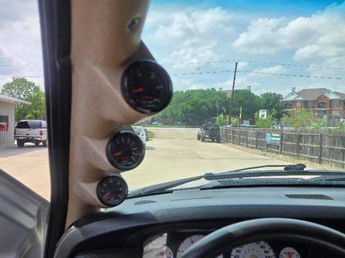 Used 2005 Dodge Ram 2500 Truck SLT image 25