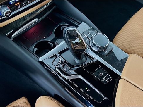 Certified 2023 BMW 530i w/ Premium Package image 17