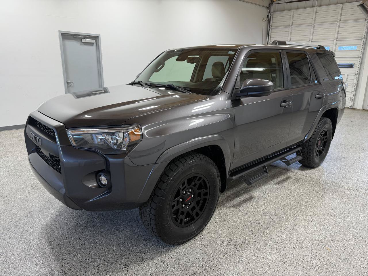 Used 2022 Toyota 4Runner SR5 RWD image 2