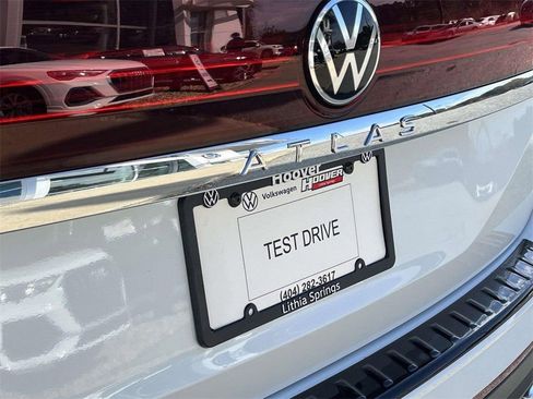 Used 2026 Volkswagen Atlas SE FWD image 12