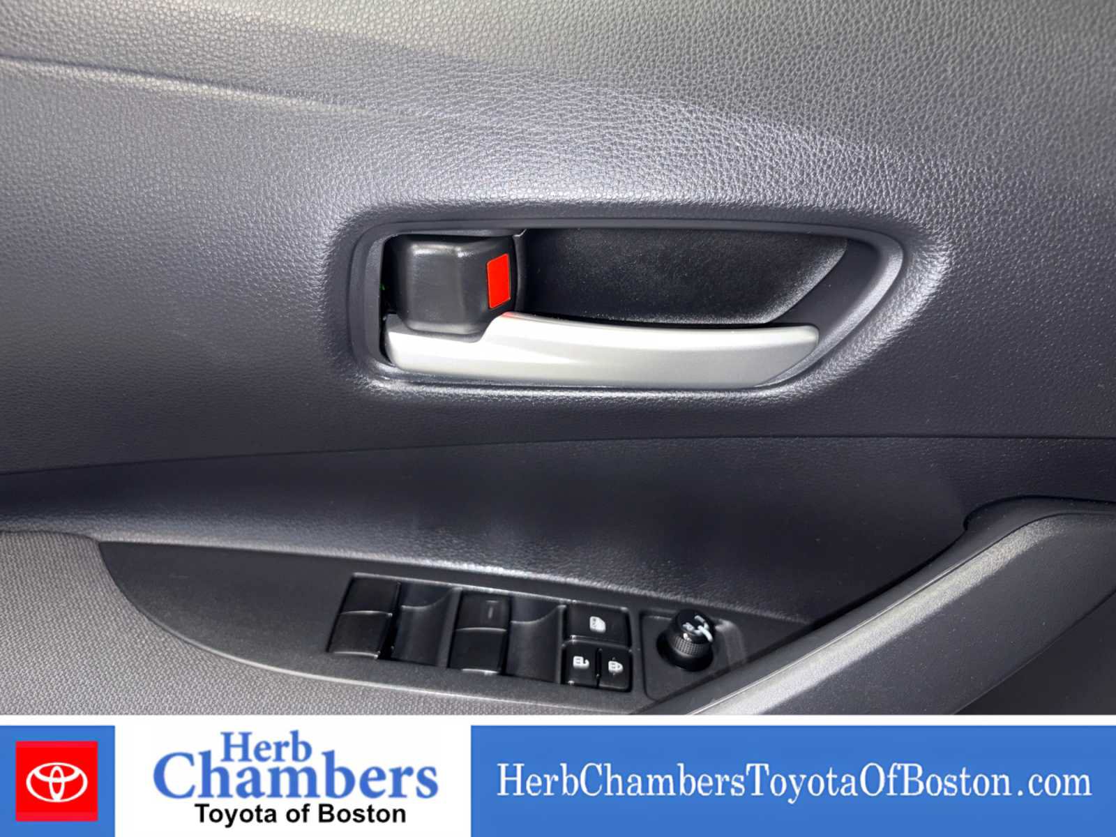 Used 2021 Toyota Corolla LE w/ LE Convenience Package FWD image 14