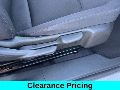 Used 2023 Chevrolet Malibu LT image 40