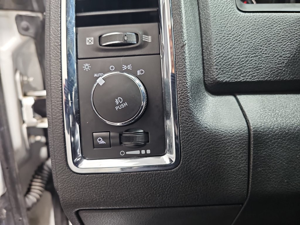 Used 2017 RAM 1500 Laramie w/ Convenience Group AWD/4WD image 24