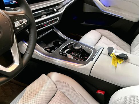 Used 2024 BMW X5 xDrive40i w/ Premium Package image 19