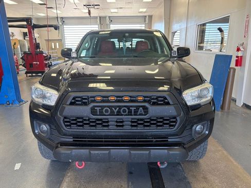 Used 2017 Toyota Tacoma SR5 w/ Tow Package AWD/4WD image 5