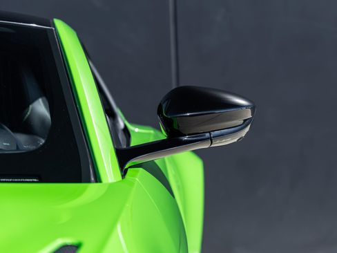 Used 2022 Aston Martin V8 Vantage Coupe RWD image 16