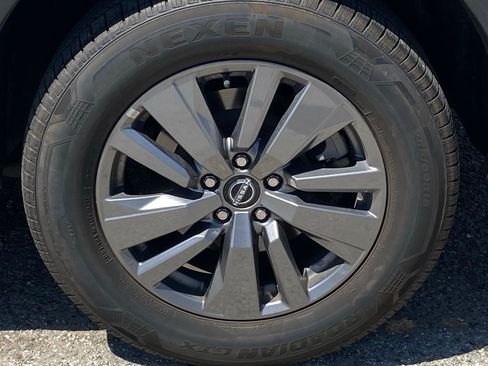 Used 2024 Nissan Pathfinder SV FWD image 6