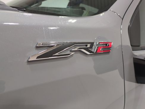 Used 2025 Chevrolet Silverado 2500 ZR2 w/ Technology Package AWD/4WD image 9