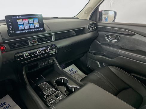 Used 2025 Honda Pilot Elite image 24