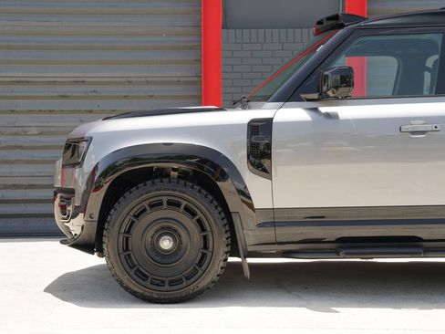 Used 2023 Land Rover Defender 110 X-Dynamic SE AWD/4WD image 11