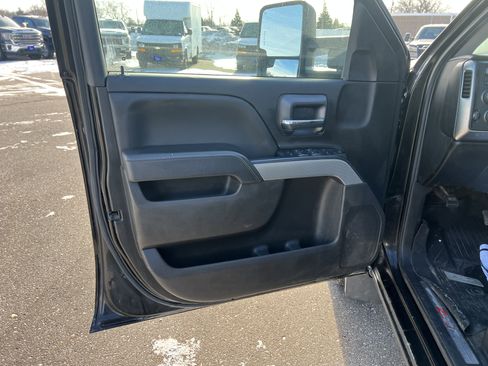 Used 2018 Chevrolet Silverado 1500 LT w/ All Star Edition image 14