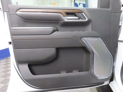 Used 2024 Chevrolet Silverado 2500 High Country w/ High Country Premium Package AWD/4WD image 61
