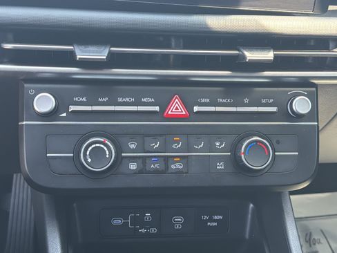 Certified 2025 Hyundai Tucson SE FWD image 10