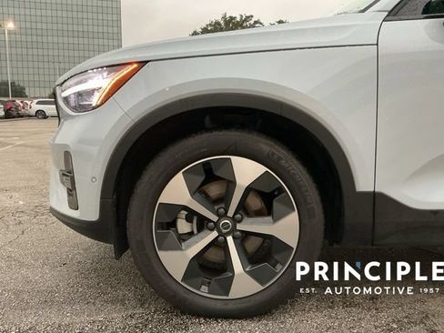 Certified 2026 Volvo XC40 B5 Plus AWD/4WD image 7