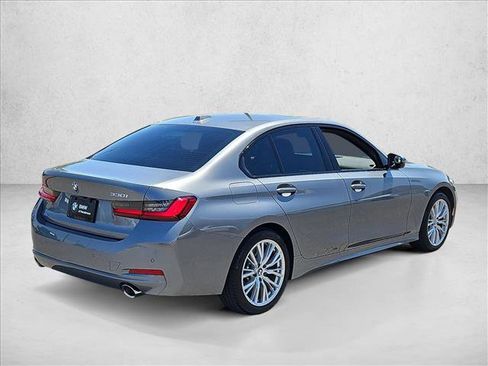 Certified 2023 BMW 330i Sedan w/ Premium Package RWD image 5