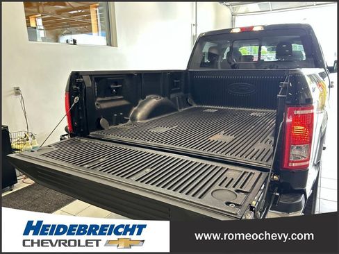 Used 2017 Ford F150 XLT w/ Equipment Group 302A Luxury AWD/4WD image 15