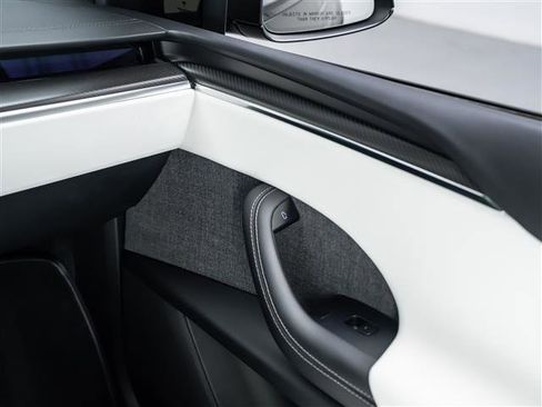 Used 2022 Tesla Model X Plaid image 34