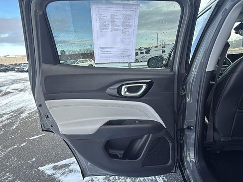 Used 2022 Jeep Compass Limited image 22