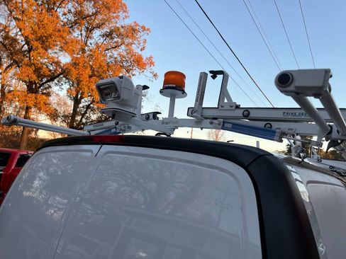 Used 2015 Chevrolet Express 2500 image 34