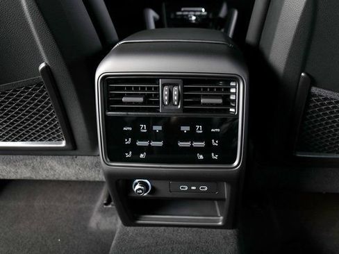 New 2026 Porsche Cayenne GTS image 25