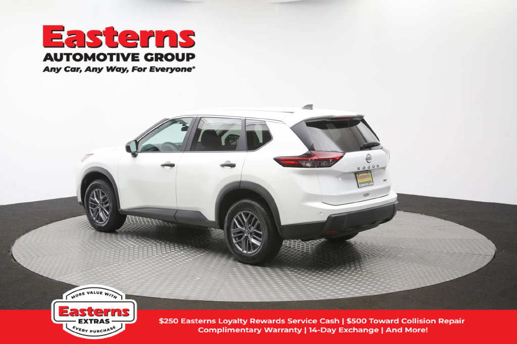 Used 2024 Nissan Rogue S AWD/4WD image 6